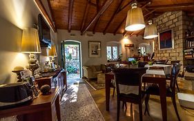 Enastron Guesthouse